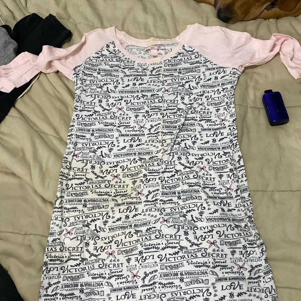 has a dust stain but will come out in the wash and i will wash it.